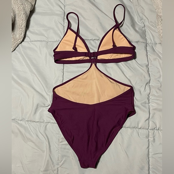 J. Crew Berry Plum Cutout Monokini One Piece Swimsuit. Size US 4 - Picture 4 of 9